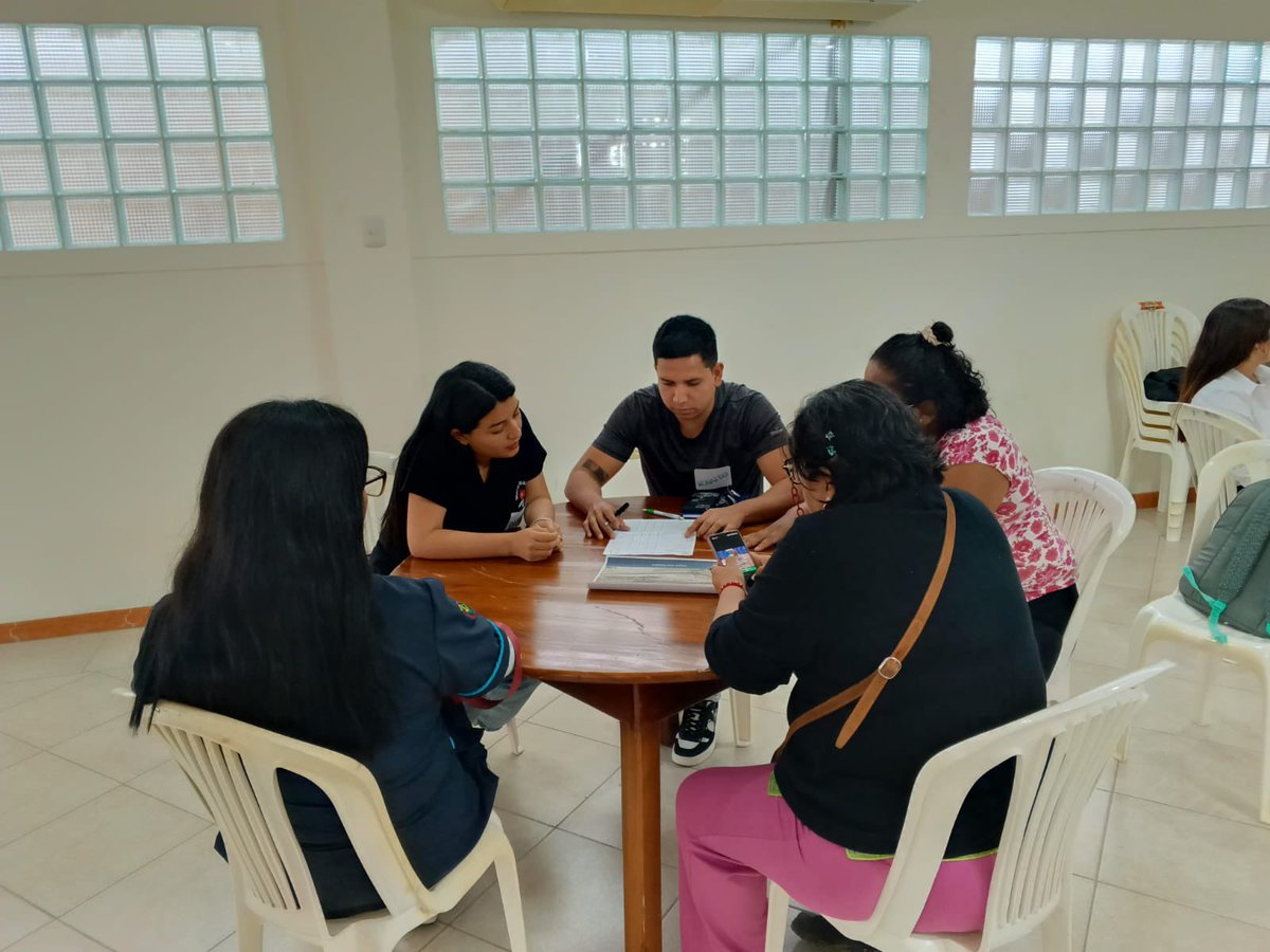 ¡Intervenciones que reconstruyen tejido social! 

🌟 El parque de la Ciudadela Santa Marta en Chone es un espacio inseguro, especialmente para las mujeres de la zona. Por esto, junto a la comunidad, la academia y funcionarixs del <a href="/municipiochone/">Municipio de Chone</a> nos unimos para transformar y