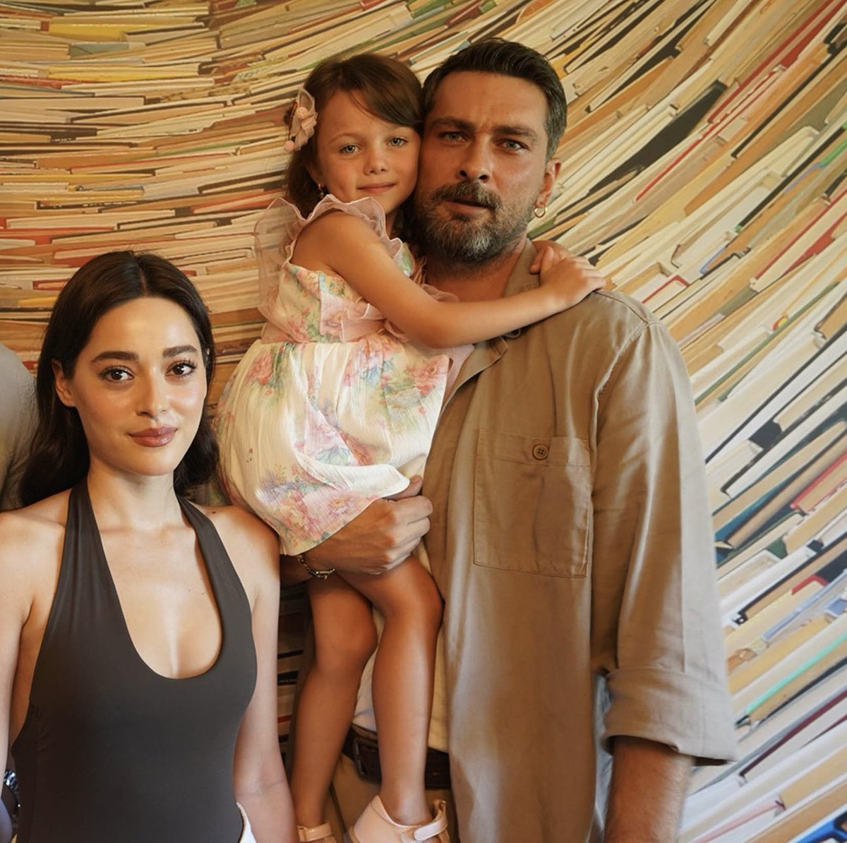 that’s my family right here.
#AynadakiYabancı