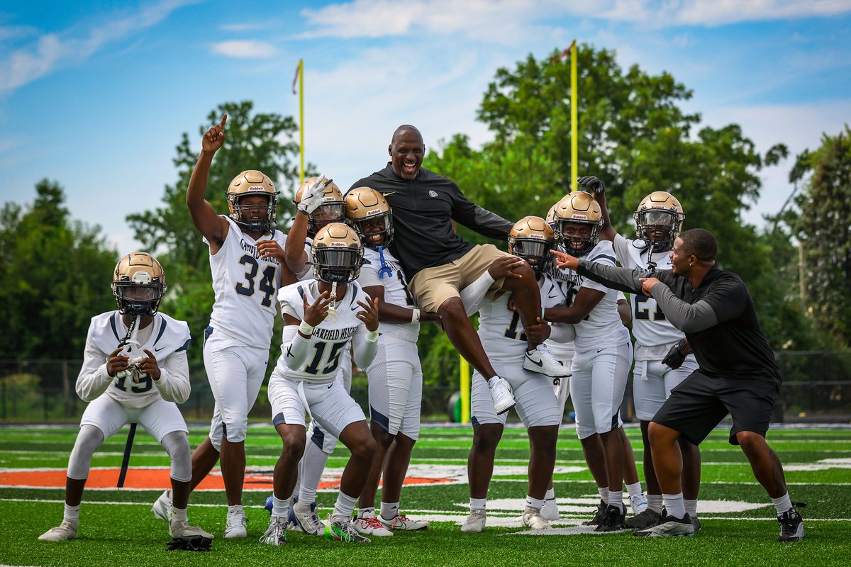 Mac Stephens (@macstephens) on Twitter photo Excited to see how this group plays today! #NewGarfield #TheBlueprint #EliteForces <a href="/KalebSmith52/">Kaleb Smith</a> <a href="/Rayjonanglen8/">Rayjon Anglen</a> <a href="/Jhill828/">Jordan Hill</a> Excited to see how this group plays today! #NewGarfield #TheBlueprint #EliteForces <a href="/KalebSmith52/">Kaleb Smith</a> <a href="/Rayjonanglen8/">Rayjon Anglen</a> <a href="/Jhill828/">Jordan Hill</a>