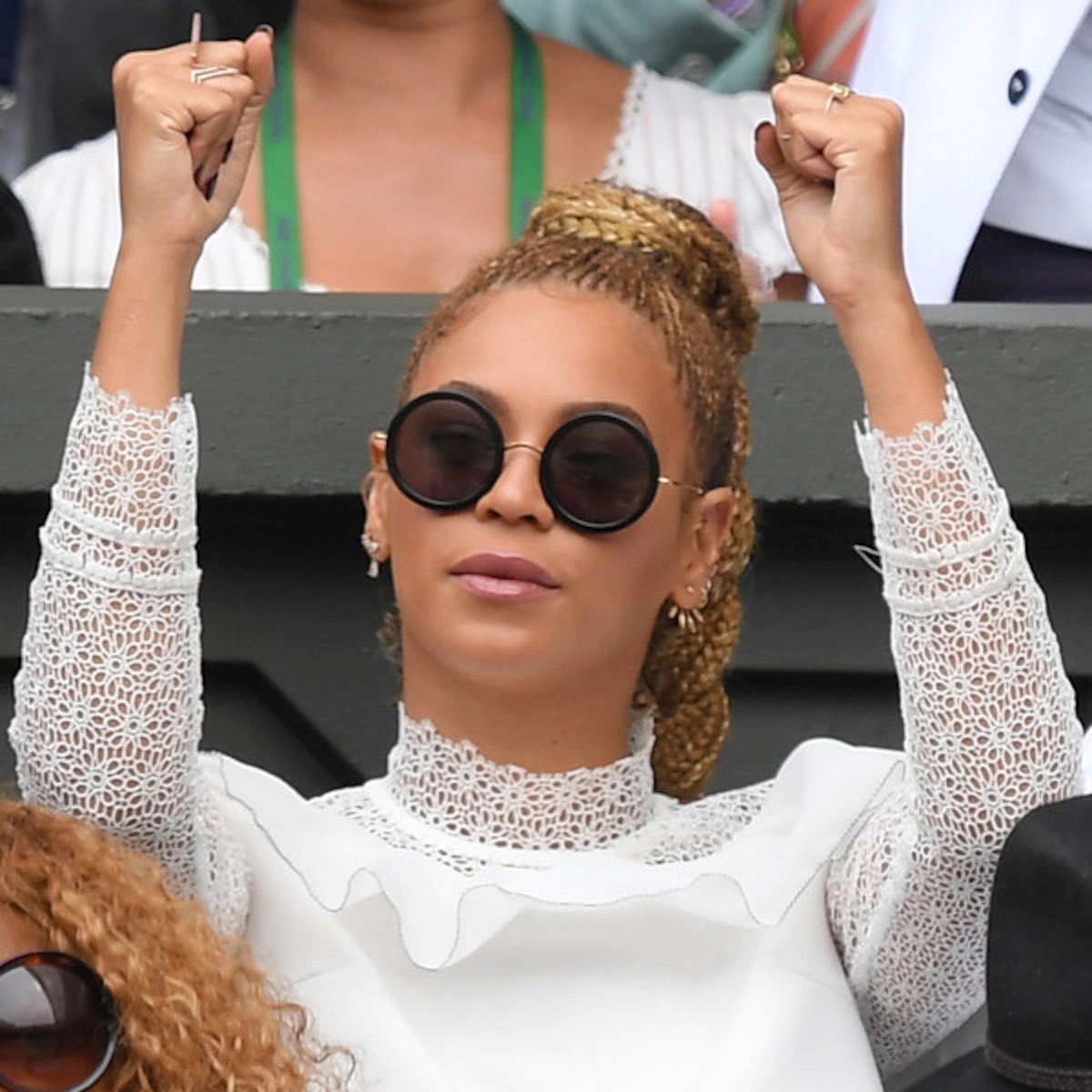 It's Friday already! Love to see it