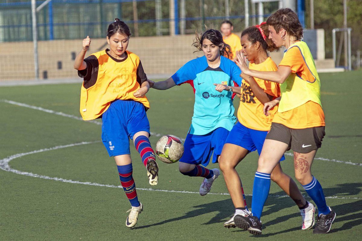 Spain 🇪🇸

In Barcelona, Fundación La Caixa is backing a football team for refugee and asylum-seeking women through AE Ramassà, using the sport as a tool for inclusion and empowerment.
buff.ly/UnGx4QP