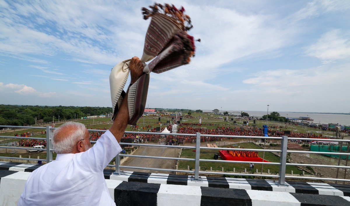 Narendra Modi (@narendramodi) on Twitter photo рдЙрд▓реНрд▓рд╛рд╕ рдФрд░ рдЙрдордВрдЧ рдХреЗ рдорд╛рд╣реМрд▓ рдХреЗ рдмреАрдЪ рдмрд┐рд╣рд╛рд░ рдореЗрдВ рдЗрдВрдлреНрд░рд╛рд╕реНрдЯреНрд░рдХреНрдЪрд░ рд╕реЗ рдЬреБрдбрд╝реЗ рдПрдХ рдРрддрд┐рд╣рд╛рд╕рд┐рдХ рдЕрдзреНрдпрд╛рдп рдХрд╛ рд╕рд╛рдХреНрд╖реА рдмрдирдиреЗ рдХрд╛ рд╕реМрднрд╛рдЧреНрдп рдорд┐рд▓рд╛ред рдФрдВрдЯрд╛-рд╕рд┐рдорд░рд┐рдпрд╛ рдкреБрд▓ рдХрд╛ рд▓реЛрдХрд╛рд░реНрдкрдг рд░рд╛рдЬреНрдп рдХреЗ рд▓реЛрдЧреЛрдВ рдХреЗ рдЬреАрд╡рди рдореЗрдВ рдмрдбрд╝рд╛ рдмрджрд▓рд╛рд╡ рд▓реЗрдХрд░ рдЖрдиреЗ рд╡рд╛рд▓рд╛ рд╣реИред рдЙрд▓реНрд▓рд╛рд╕ рдФрд░ рдЙрдордВрдЧ рдХреЗ рдорд╛рд╣реМрд▓ рдХреЗ рдмреАрдЪ рдмрд┐рд╣рд╛рд░ рдореЗрдВ рдЗрдВрдлреНрд░рд╛рд╕реНрдЯреНрд░рдХреНрдЪрд░ рд╕реЗ рдЬреБрдбрд╝реЗ рдПрдХ рдРрддрд┐рд╣рд╛рд╕рд┐рдХ рдЕрдзреНрдпрд╛рдп рдХрд╛ рд╕рд╛рдХреНрд╖реА рдмрдирдиреЗ рдХрд╛ рд╕реМрднрд╛рдЧреНрдп рдорд┐рд▓рд╛ред рдФрдВрдЯрд╛-рд╕рд┐рдорд░рд┐рдпрд╛ рдкреБрд▓ рдХрд╛ рд▓реЛрдХрд╛рд░реНрдкрдг рд░рд╛рдЬреНрдп рдХреЗ рд▓реЛрдЧреЛрдВ рдХреЗ рдЬреАрд╡рди рдореЗрдВ рдмрдбрд╝рд╛ рдмрджрд▓рд╛рд╡ рд▓реЗрдХрд░ рдЖрдиреЗ рд╡рд╛рд▓рд╛ рд╣реИред