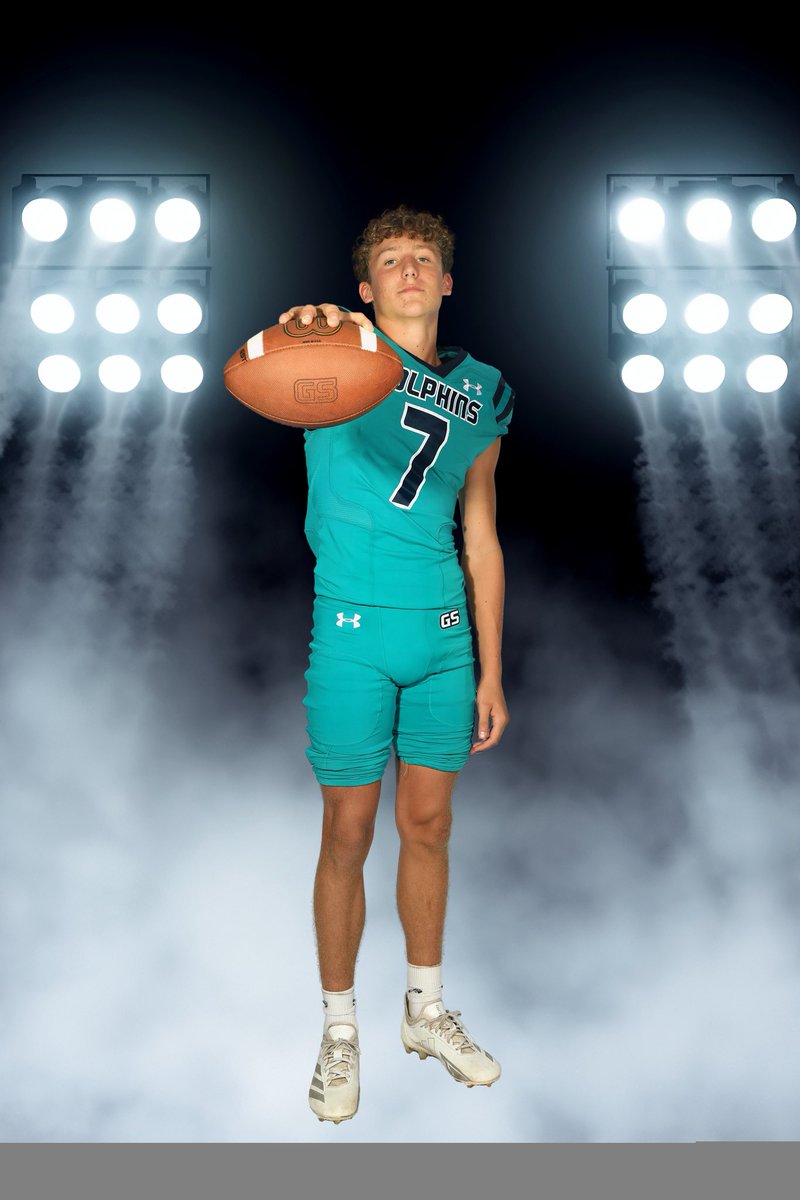 BraydenLaw_3's tweet photo. First Friday Night Lights under the varsity lights ✨
📍Freshman | Class of 2029 | WR
Grateful for the opportunity, locked in and ready to work 💯
🔁 RTs appreciated

#VarsityFootball #ClassOf2029 #FridayNightLights #FreshmanWR #RecruitMe https://t.co/vyKOCygQMF