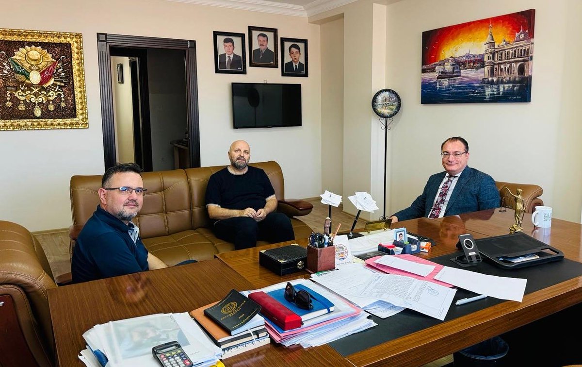 Kaymakam Ali ARIKAN, İl Genel Meclis Üyesi Mustafa Karyağdı ile birlikte, Ak Parti İlçe Başkanı Yasin Nurbaş' a geçmiş olsun ziyaretinde bulundu.