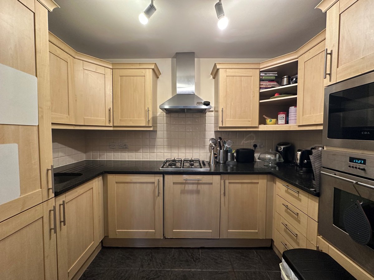 PP_Estates's tweet photo. New to market - 3 Bed Apartment, Princess Park Manor, £600pw. View details: https://t.co/YSZt8hXmiB https://t.co/ZqE4glfyT6