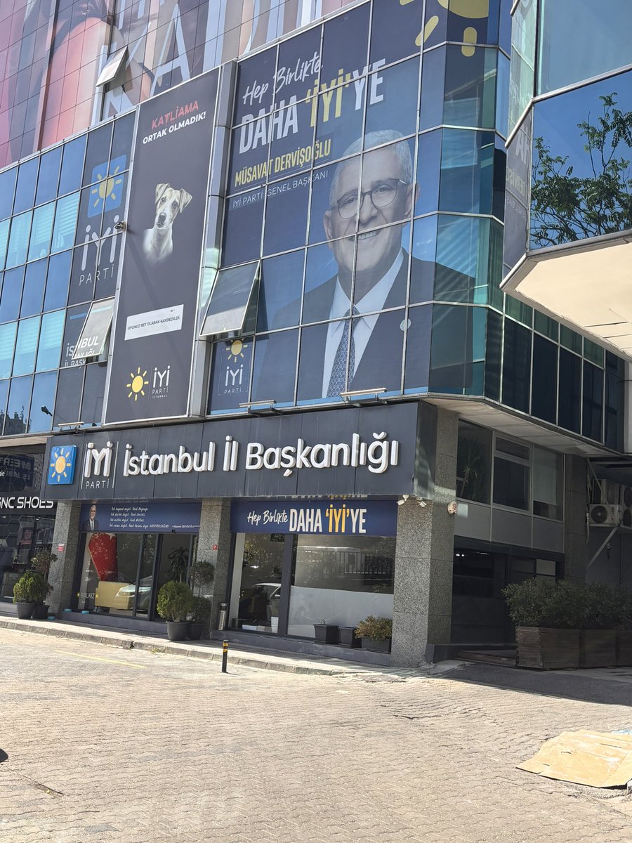 tugbailgin34's tweet photo. En İYİ olduğumuz yerde, 
İstanbul İl Başkanlığımızda nöbetteyiz.

#SonKaleİYİParti 
@MDervisogluTR 
@Yucel_Coskun https://t.co/M9Zd9Qnfdc