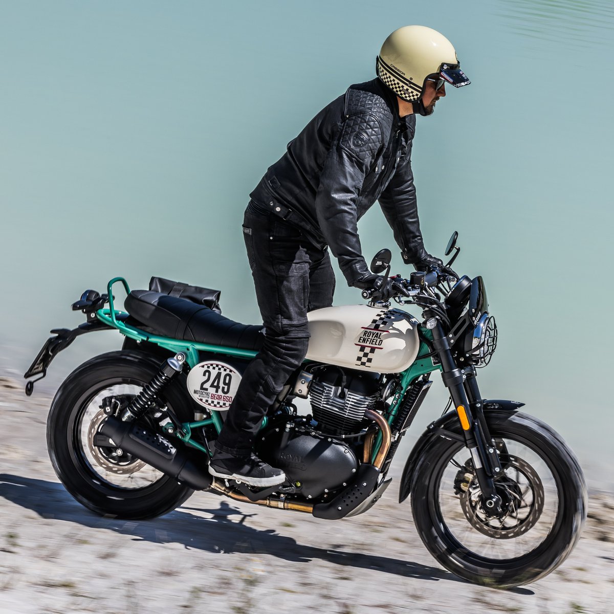 Riding the Royal Enfield in waxed cotton jacket and 4SR jeans with our patented knee protector system - because style means nothing without safety.
Explore the full collection at 4sr.com #RoyalEnfield