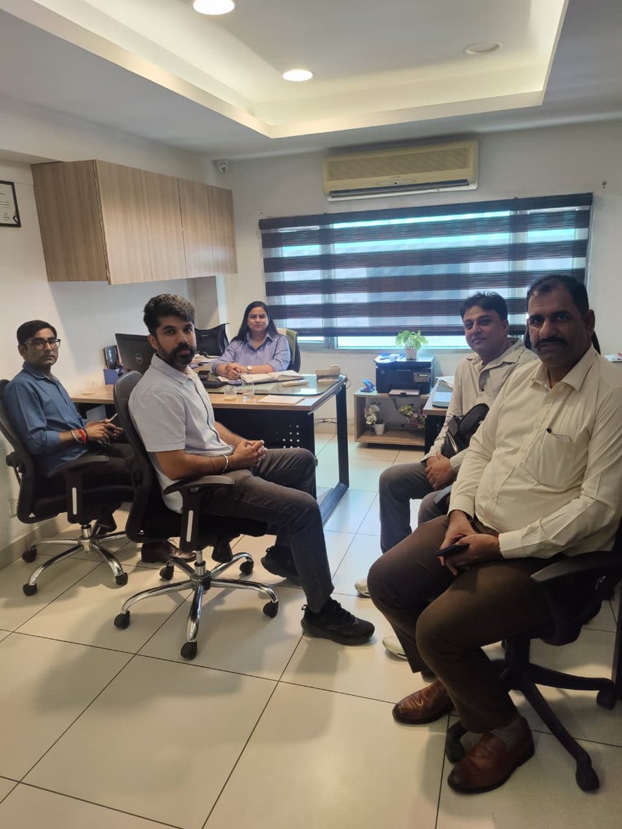 The Process Audit of Business Connections of M/s Vodafone Idea Ltd was conducted by Haryana LSA in Saha ,Ambala
🛡️ Business subscribers were educated on cyber fraud tactics &amp; preventive measures. #CyberSafety ##DigitalIndia