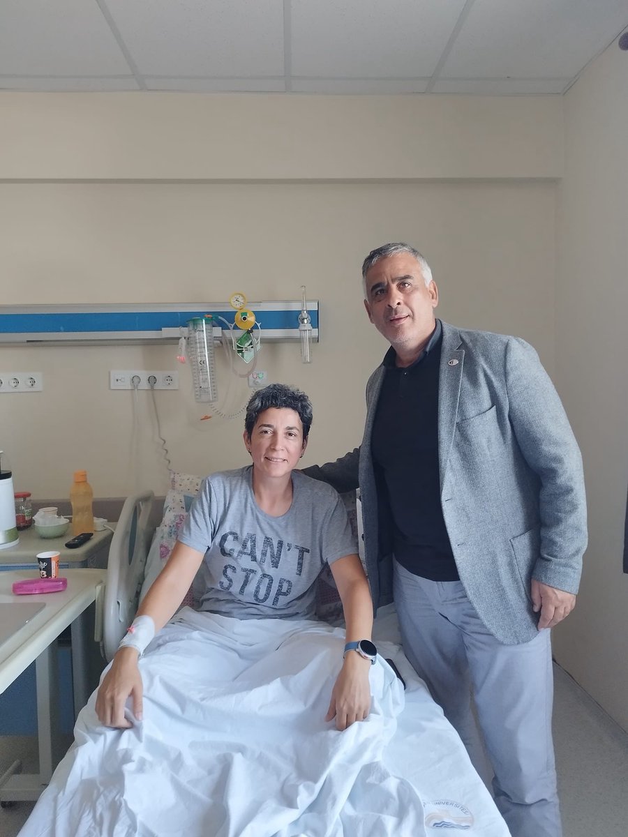 Trakya Üni. Kırkpınar Spor Bil. Fak. Dekanı Prof. Dr. Nurper Özbar’a geçmiş olsun dileklerini iletmek üzere Yönetim Kurulu üyemiz Prof. Dr. M. Mustafa Yorulmazlar ziyarette bulundu. 
Hocamıza geçmiş olsun dileklerimizi sunar, en kısa sürede sağlığına kavuşmasını temenni ederiz.