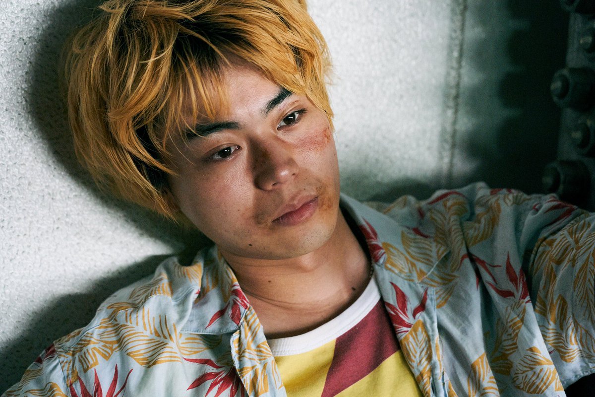Popcorn100777's tweet photo. 『タロウのバカ』（2019年）

名前も学校もない少年が世界とぶつかる
YOSHI主演、菅田将暉、仲野太賀共演。戸籍も学校も持たないタロウがエージやスギオと共に、自由と暴力に満ちた日々を送る。R15+指定の過激描写と無軌道な青春が描かれた問題作

#タロウのバカ
#YOSHI
#菅田将暉
#仲野太賀
#映画紹介 https://t.co/op0aN87pRT