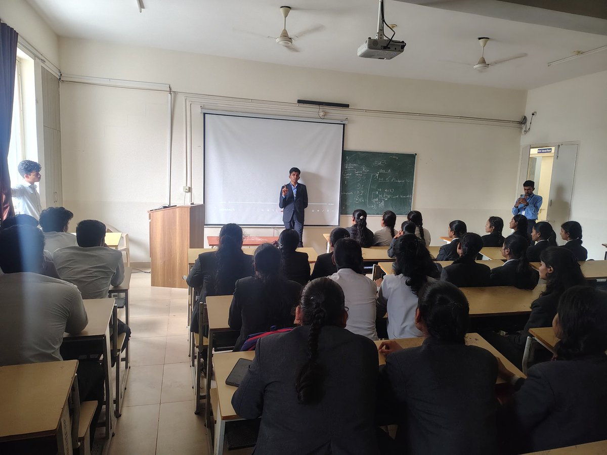 jtbcagadag's tweet image. #klejtbcagadag
#Movie 
#"Intersteller"
#Shown for 
#BCA V Sem Students