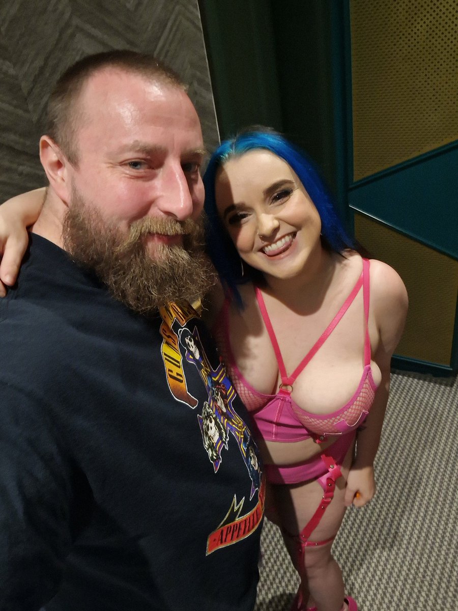 I just rocked the vote for <a href="/Chris_Coxxx3/">Chris_Coxxx3.0</a> for #XMA Europa Awards presented by <a href="/fansly/">Fansly</a>! 
Grand finale to <a href="/XBIZ/">XBIZ</a> Amsterdam Sept 2-5 
xma.show/voting/XEA-200…