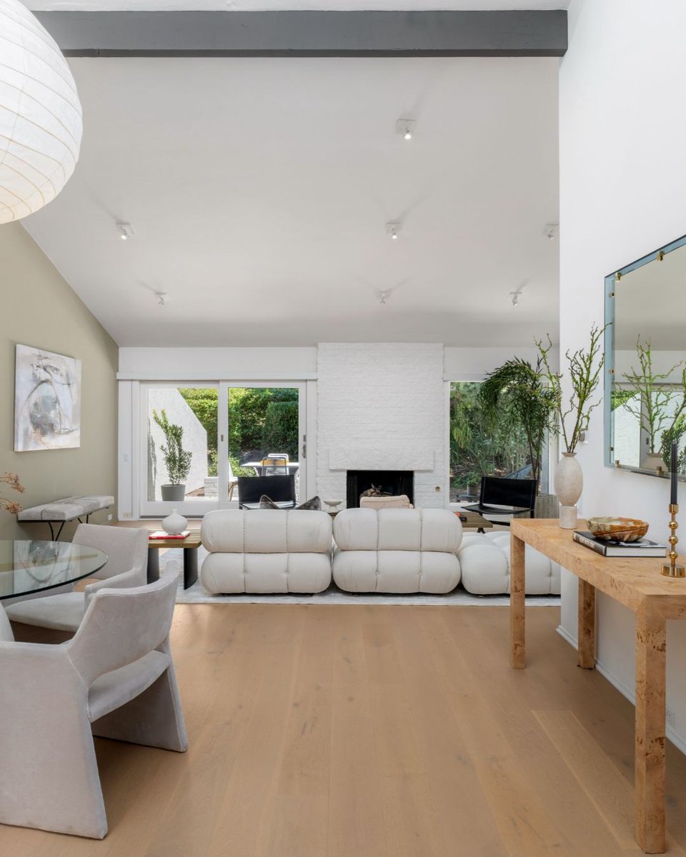 WARE1914's tweet photo. This light &amp; bright Mount La Jolla A plan, situated on a corner lot that elevates it just enough to enhance natural light &amp; privacy, is a true single-level home.

Click here for more information: https://t.co/5q0DPbpw7I
Presented by the Nelson Brothers team
DRE# 01801493,01376023 https://t.co/SNJBcdtiiu
