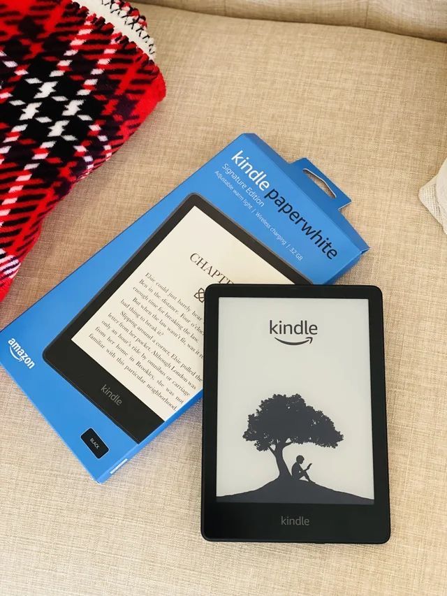 borntoshinegirl's tweet photo. Ter um Kindle é carregar uma biblioteca inteira dentro da bolsa📚
#EnchaSeuKindle

———a thread para leitores: https://t.co/QHGJtZEtV3