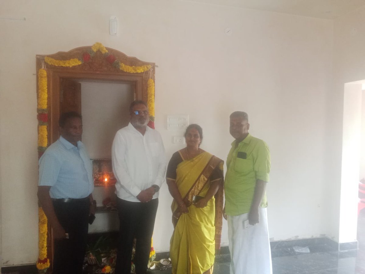 SDSSELVAM's tweet image. தஞ்சாவூர் மாவட்டம், ஒரத்தநாடு வட்டம், புலவன் காடு மேலத்தெரு, திரு. V.K செந்தில்குமார் செருமடார், திருமதி. தயா செந்தில்குமார் அவர்களின் இல்ல புதுமனை புகு விழாவில் கலந்து கொண்டபோது...

#thanjavur #orathanadu #function #housewarming #admk #mgr #amma #eps #chennai #sds #SDSSelvam…