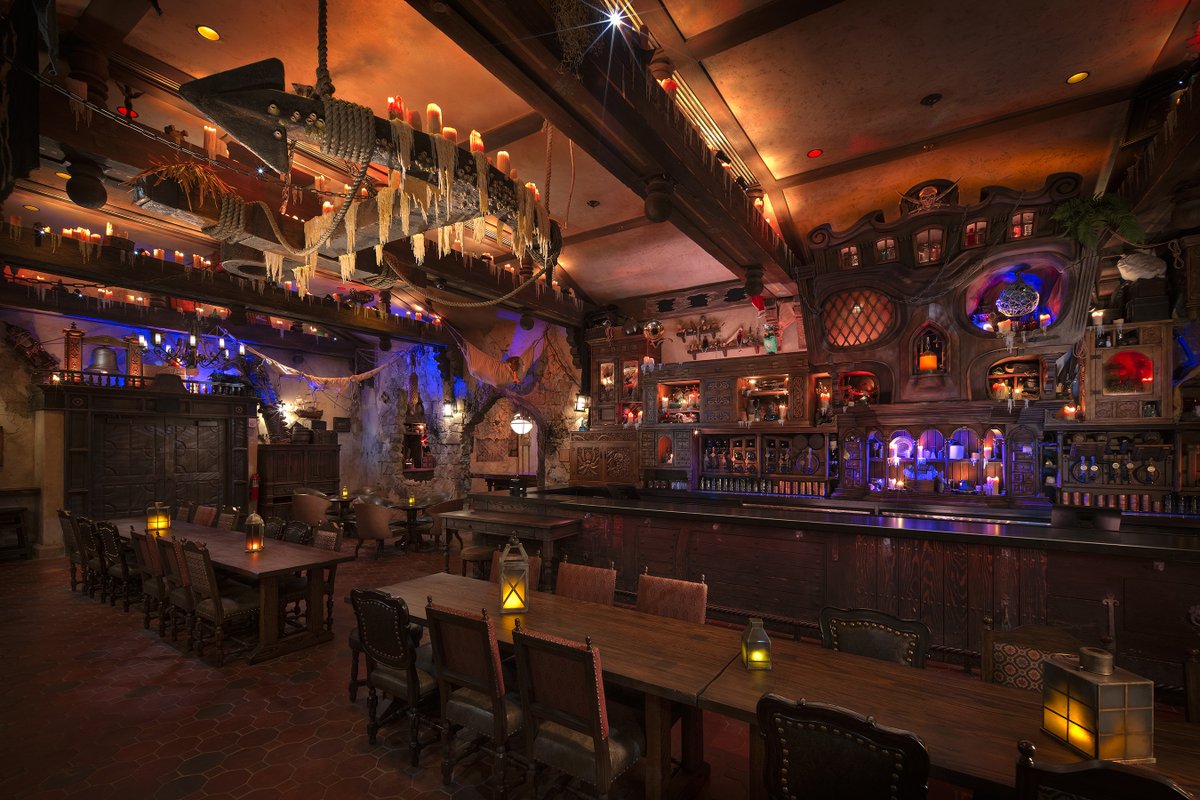DisneyParks's tweet image. Ahoy! Welcome to The Beak and Barrel at @WaltDisneyWorld ☠️ 🦜 di.sn/6014fIcqa