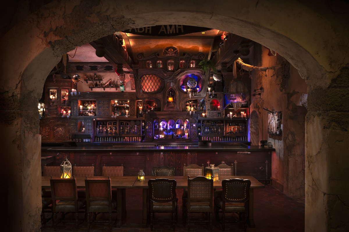 DisneyParks's tweet image. Ahoy! Welcome to The Beak and Barrel at @WaltDisneyWorld ☠️ 🦜 di.sn/6014fIcqa