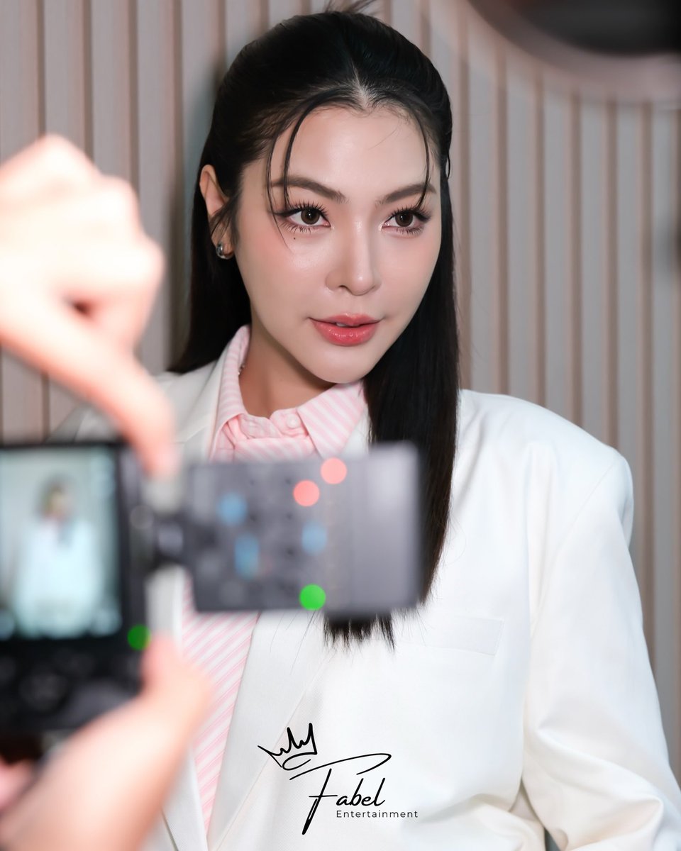 Fabel Entertainment (@ffabel_ent) on Twitter photo ไลฟ์ครั้งแรกกับหมอโจ้ ในฐานะ Presenter คนแรกของ ACCA by Dr.DSP มาจอยกันเยอะๆ นะคะ แอบบอกว่ามีโปรฯ พิเศษ เฉพาะในไลฟ์นี้ด้วยน้าาาาาา เจอกันทาง TikTok: <a href="/dr/">Dan Rowden</a>.dissapong.dsp ค้าบบบบ 🥰
PERAYA FIRST LIVE X ACCA
#ACCAxFaye ไลฟ์ครั้งแรกกับหมอโจ้ ในฐานะ Presenter คนแรกของ ACCA by Dr.DSP มาจอยกันเยอะๆ นะคะ แอบบอกว่ามีโปรฯ พิเศษ เฉพาะในไลฟ์นี้ด้วยน้าาาาาา เจอกันทาง TikTok: <a href="/dr/">Dan Rowden</a>.dissapong.dsp ค้าบบบบ 🥰
PERAYA FIRST LIVE X ACCA
#ACCAxFaye