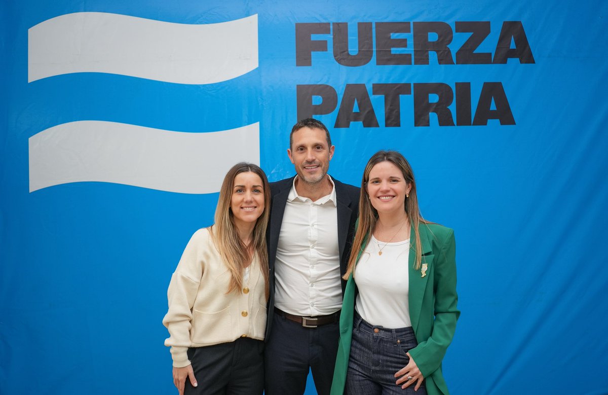 Unidos, con renovación y experiencia: <a href="/carentepp/">Caren Tepp</a>, <a href="/RossiAgustinOk/">Agustín Rossi</a> <a href="/AleBorgatta1/">Alejandrina Borgatta</a> 
Juntos recorreremos Santa Fe para contarle a los santafesin@s cómo vamos a defender la Patria en el Congreso

Es un honor acompañar esta lista con compañer@s de todos los sectores ❤️🇦🇷

#FuerzaPatria