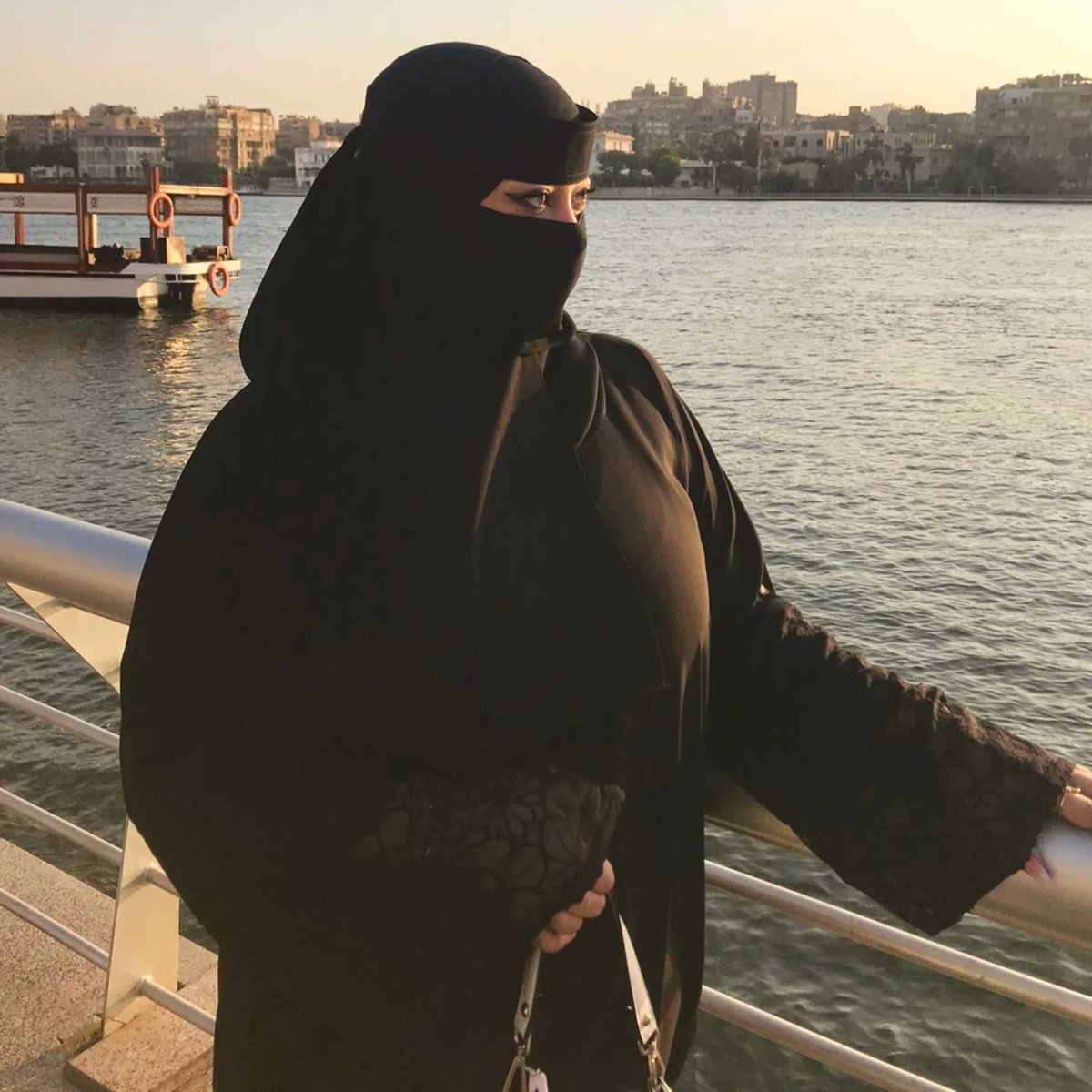 جمعه مباركه عليكم 🌸
يسعد يومكم بكل خير وفرح ♥️