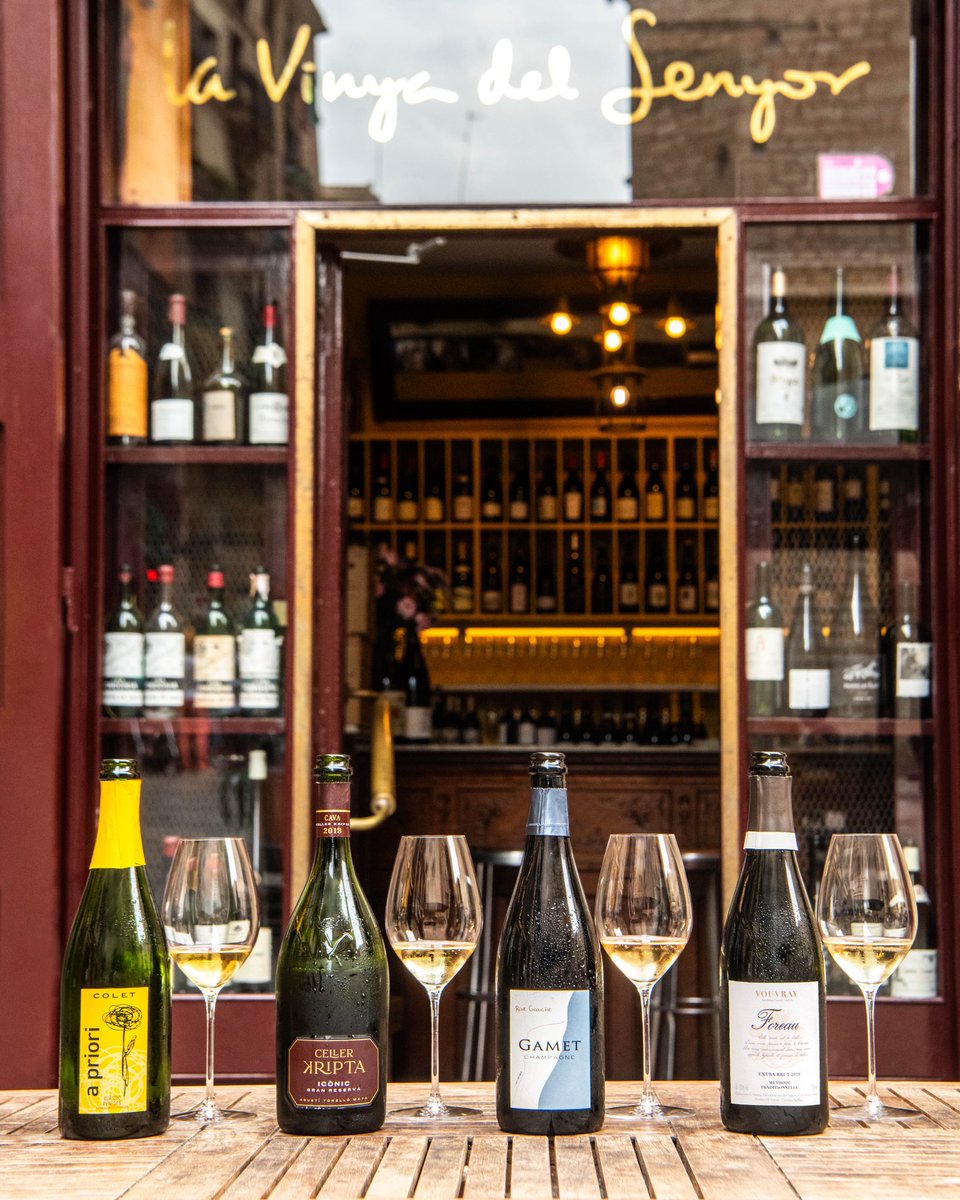 🥂Nuestros vinos espumosos disponibles esta quincena. A copas hasta el 31 de agosto.👇🏻