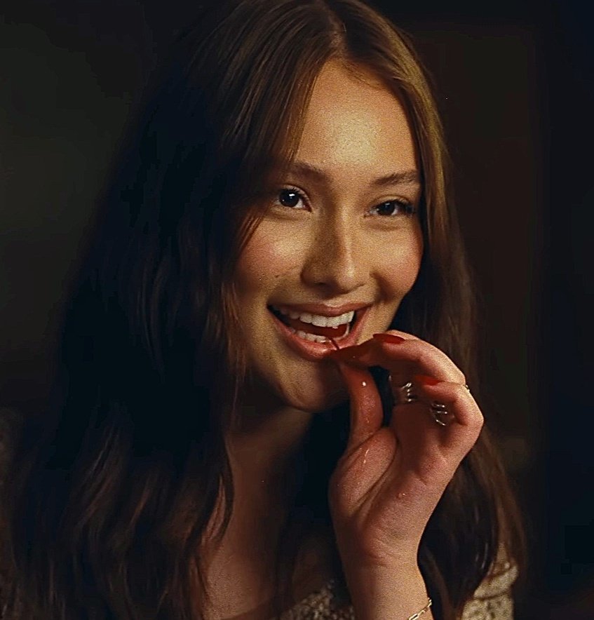 lola tung the things i would do to have ur insane face card......