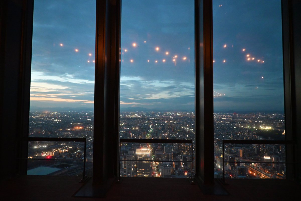 旅行先で撮れた綺麗な夜景🌃

#カメラ好きな人と繋がりたい
#写真好きな人と繋がりたい
#NikonZ50ii
#名古屋旅行
