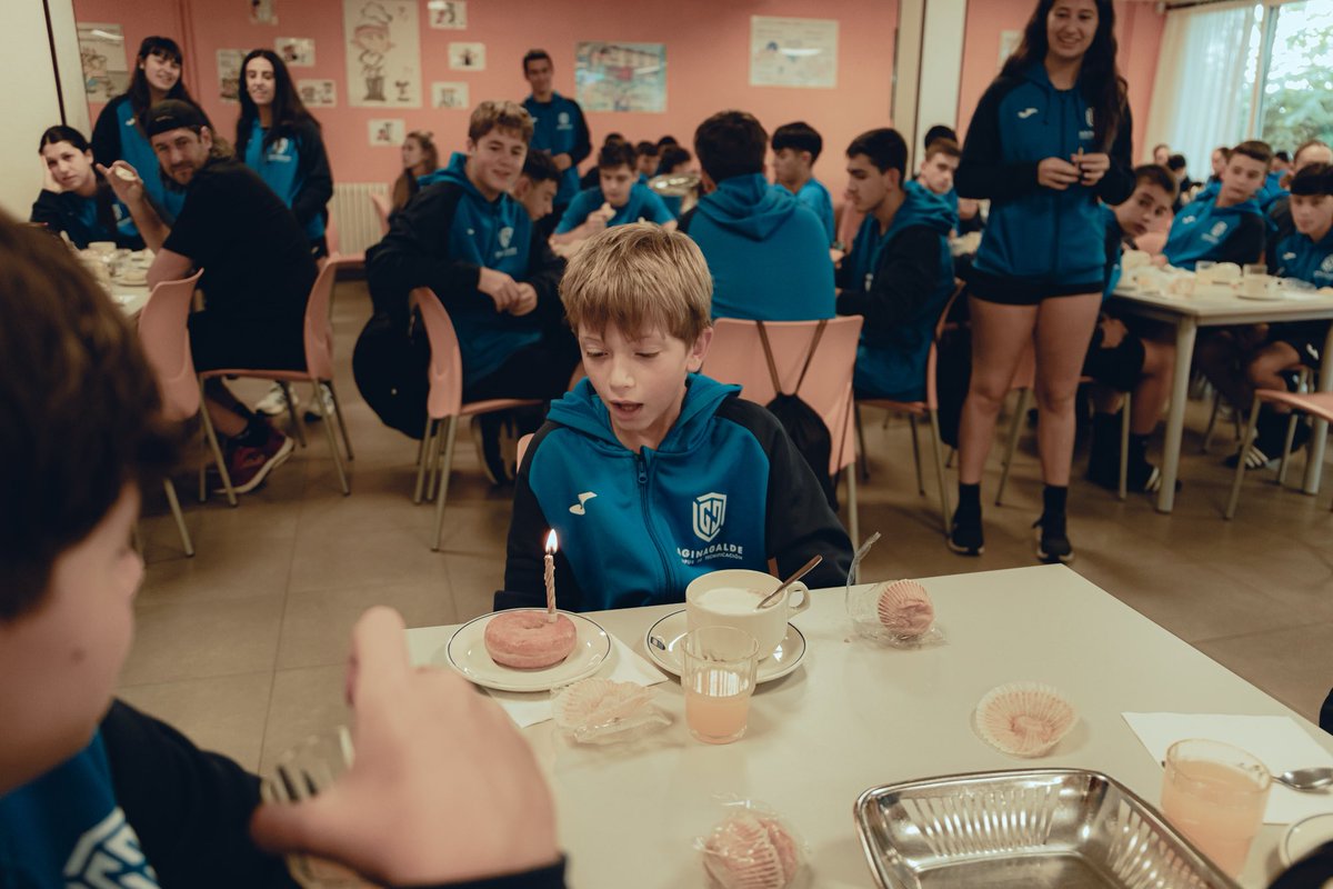 CAginagalde's tweet image. 🎂 ¡Seguimos con los cumpleaños de hoy en @CAginagalde! ¡Qué suerte celebrarlo juntos!

🥳 ¡Felicidades para Pol, Laia e Inza! ¡Por muchos más!