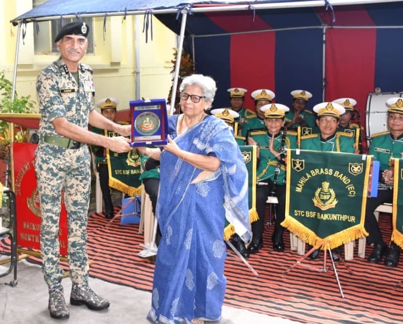 stcbsfnb's tweet image. In a heartwarming initiative, BSF Mahila Band performed for Divyang students of Prerna Educational Centre, spreading joy &amp;amp; inspiration. Led by Sh. Karni Singh Shekhawat, IG STC, BSF also gifted chairs &amp;amp; fans to the school, reaffirming its commitment to differently-abled children.