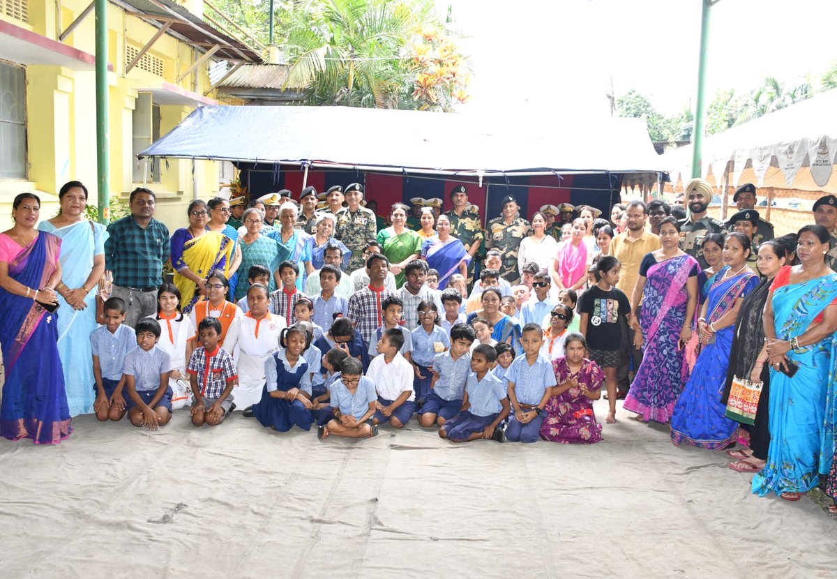 stcbsfnb's tweet image. In a heartwarming initiative, BSF Mahila Band performed for Divyang students of Prerna Educational Centre, spreading joy &amp;amp; inspiration. Led by Sh. Karni Singh Shekhawat, IG STC, BSF also gifted chairs &amp;amp; fans to the school, reaffirming its commitment to differently-abled children.