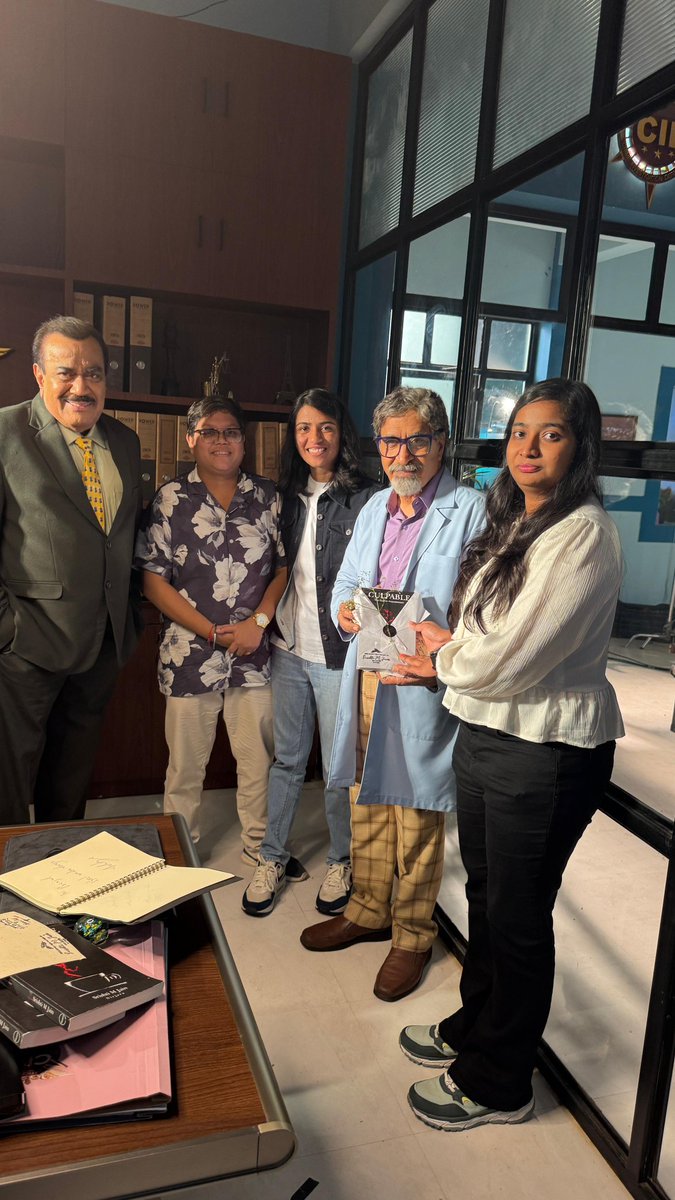 srishtimjain09's tweet photo. When some dreams come true, they become memories for a lifetime. Every single moment of this day shall remain etched in my heart. Aap log itne ache kyu ho 🥺❣️. @shivaajisatam sir @Narendragupt sir thank you for this day 🥺. Thank you for being who you are ❣️ #CID #CID2 https://t.co/HiVjD1TGXL