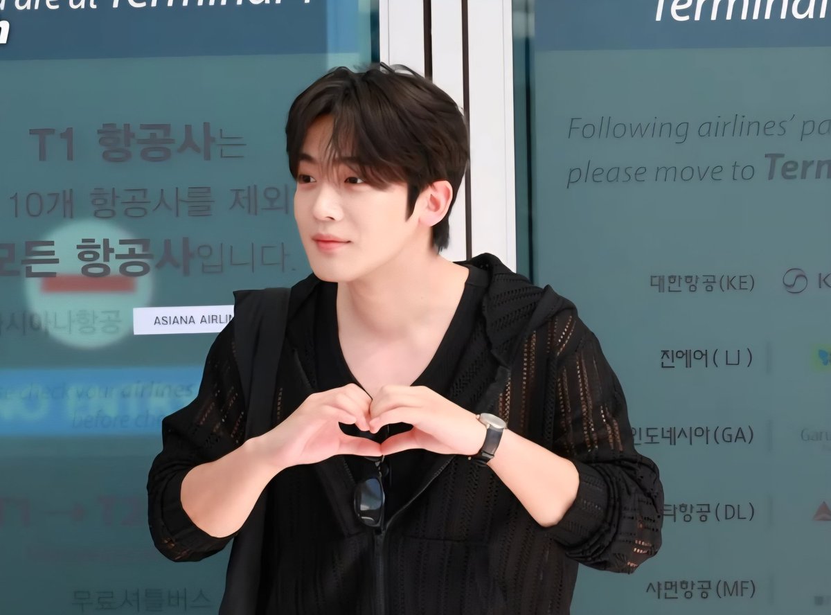 강아지귀몰라도 넘 귀여워 
#김요한_트라이에서만나
팬들만나서 힘받고 돌아오길
#KIMYOHAN 
#YohanOnTRY
