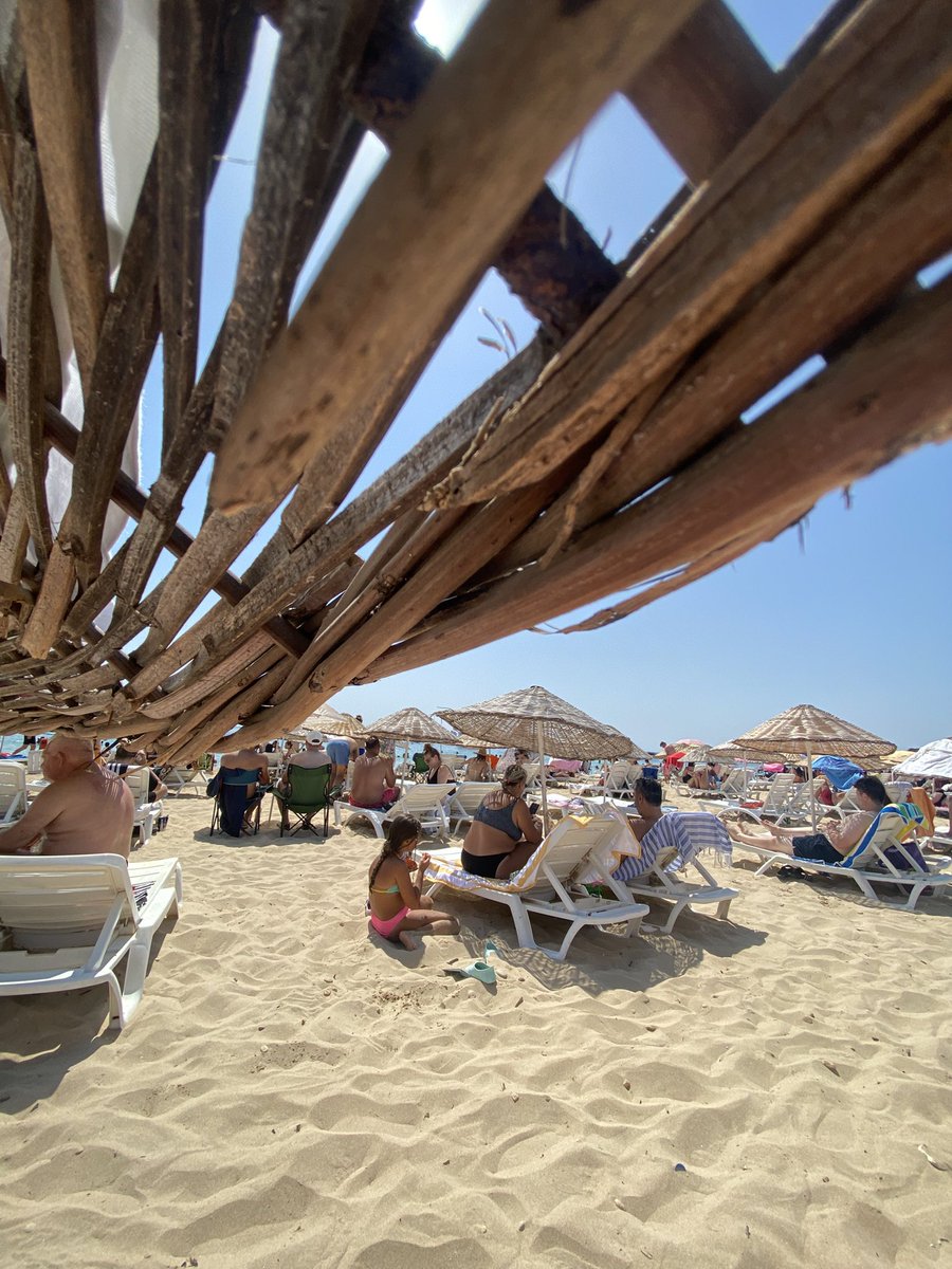 Ayazma plajının “iğne atsan yere düşmeyecek “ yoğunluğu 

Bozcaada