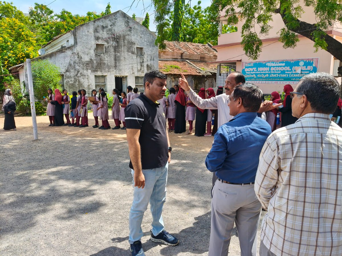 MC Karimnagar (@mc_karimnagar) on Twitter photo #MC_KARIMNAGAR Sri Praful Desai IAS garu inspected Govt Girls High School today, along with school staff and #MCK engineering staff. Officials were instructed to repair and utilize unused classrooms to ensure student safety and improve educational facilities.
<a href="/Collector_KNR/">Collector Karimnagar District</a> #MC_KARIMNAGAR Sri Praful Desai IAS garu inspected Govt Girls High School today, along with school staff and #MCK engineering staff. Officials were instructed to repair and utilize unused classrooms to ensure student safety and improve educational facilities.
<a href="/Collector_KNR/">Collector Karimnagar District</a>