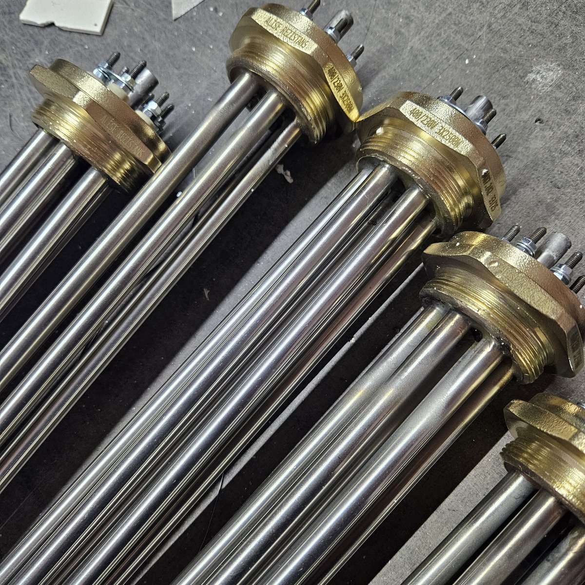 Kafalı Tip Yağ ve Su Isıtıcıları 1 1/4" - 1 1/2" - 2" ve özel üretim 
#aliserezistans #rezistansadairherşey #ısıtmanınkontrolüsizinelinizde #rezistans #kafalıısıtıcı #hadımköy #arnavutköy #beylikdüzü #istanbul #buyukcekmece #çerkezköy #keşfet #heaters #direnç