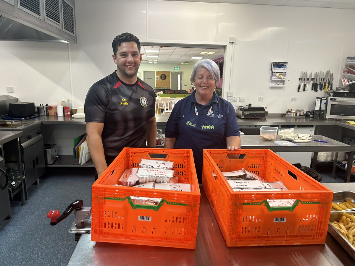 Before tonight’s match at <a href="/dcfcofficial/">Derby County</a> we have gone to see Gill and the team at <a href="/ymca/">ymca</a> Derby who today are providing shelter for 35 young adults ⚽️❤️