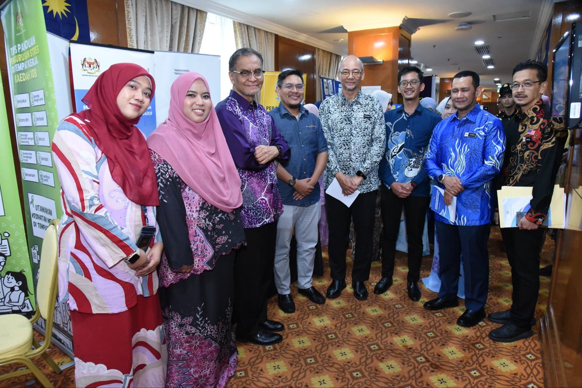 Salam 🇲🇾 MADANI ♥️

In the midst of bullying becoming a national conversation, yesterday <a href="/KKMPutrajaya/">KKMalaysia🇲🇾🩺❤️</a> made history with the launch of the "Garis Panduan Pengurusan Buli di Tempat Kerja bagi Anggota KKM" — the FIRST OF ITS KIND in the public sector. ✨

With this guideline:
📍