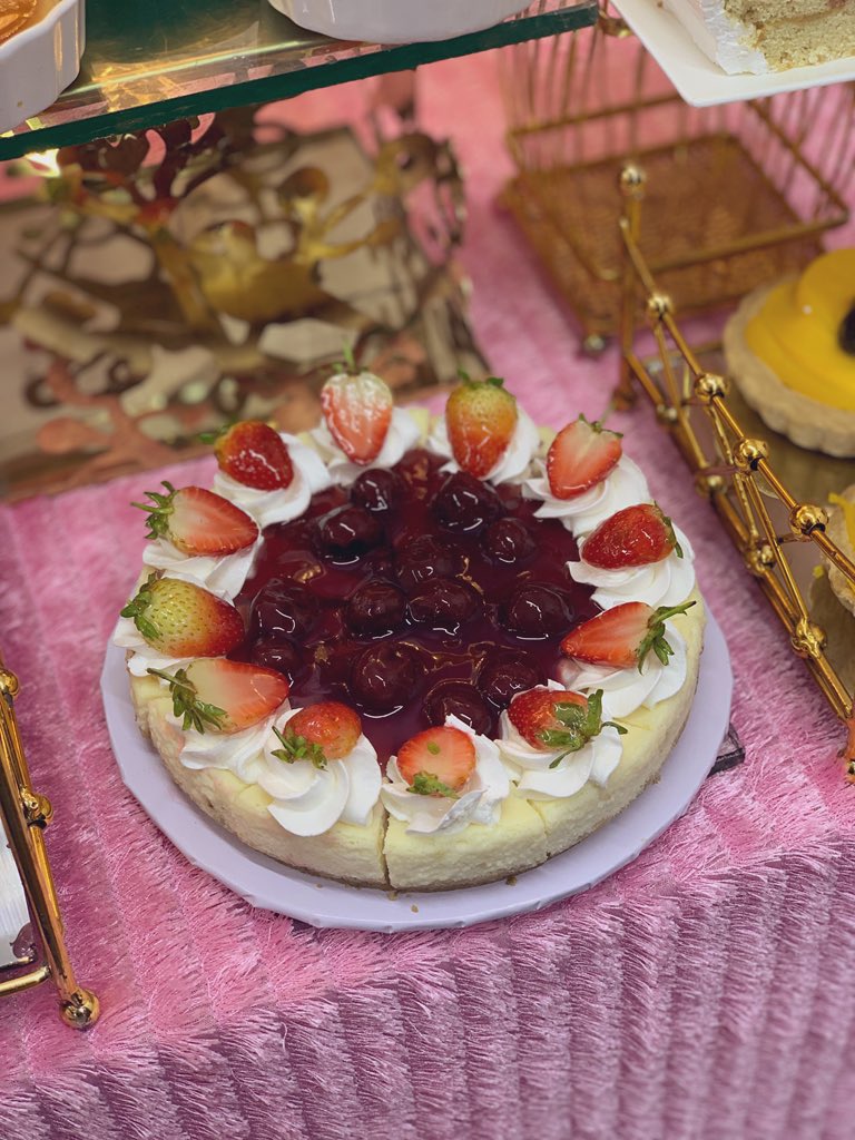 BakedbyE's tweet photo. Take one step and let God handle the rest. 

To my twitter family, @BakedbyE is finally offering dessert catering services 🥹.

Make us your vendor for your event. For more enquires, pls click the link in the bio to directly chat with us on WhatsApp. 

📍 Surulere, Lagos. https://t.co/td3UMBmrOW