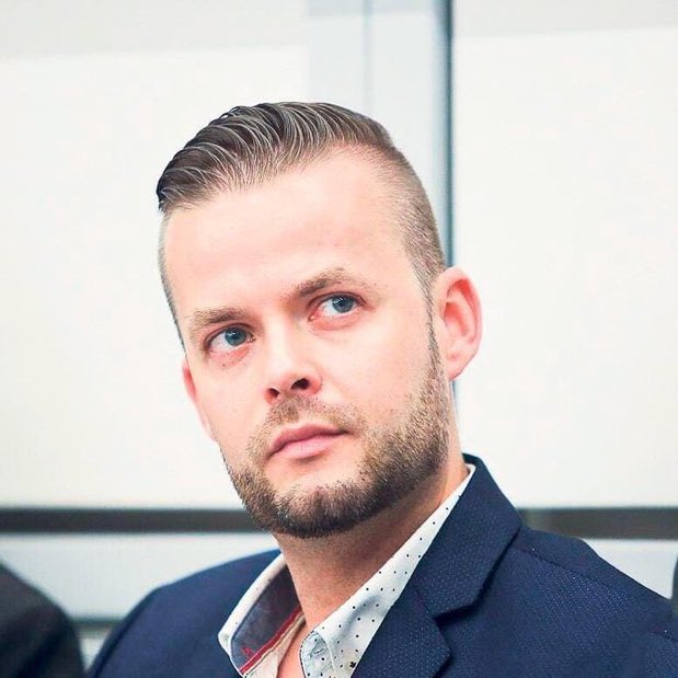 🇮🇱🇺🇸 | El jefe de defensa cibernética israelí, Tom Alexandrovich, capturado y arrestado en Las Vegas durante una operación encubierta dirigida por el FBI contra pedófilos, fue liberado tras pagar una fianza de 10.000 dólares y huyó a Israel.