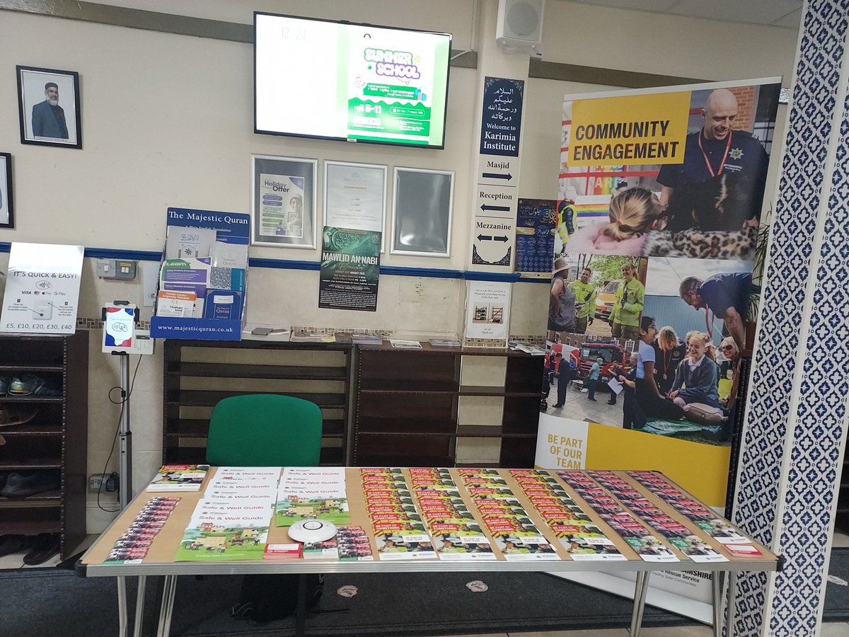 GuninderNagi's tweet photo. Recruitment campaign continues @officialkarimia with Chloe 🥰✨️ @NFRS_Prevention @nottsfire Great interactions with our Muslim community #creatingsafercommunities #inclusionmatters https://t.co/AVtJQz05Kw