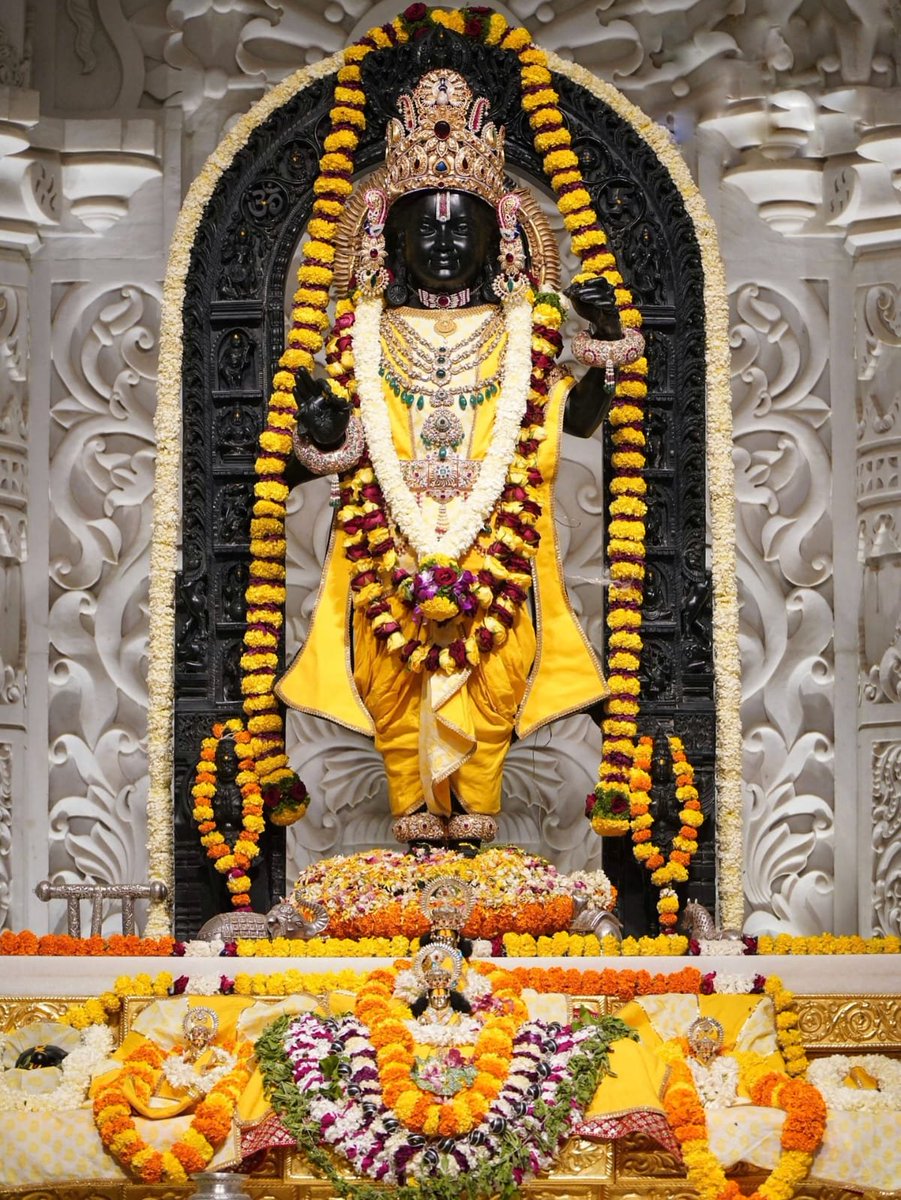 🌸 मर्यादा पुरुषोत्तम भगवान श्री राम 🌸

धर्म और आदर्शों के पालन में अग्रणी, सत्य और न्याय के प्रतीक।
जहाँ श्री राम हैं, वहाँ अंधकार नहीं टिकता, केवल प्रकाश और आस्था का वास होता है।

✨ सत्य का मार्ग अपनाएँ, भक्ति और धर्म में जीवन सजाएँ। ✨

🙏 जय श्री राम 🙏