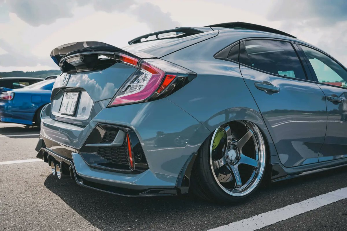 For Sale 再募
ADVAN GT BEYOND 20万円
9.5J＋44 C-3 2本 (215/35R19)
9.5J＋29 C-4 2本 (225/35R19)
激しいキズはないですが小傷あります

タイヤはNT555G2
フロントは裏組み済み
ビードもしくはエアバルブパッキンからエア漏れありのため組替推奨
リアは比較的新しめ