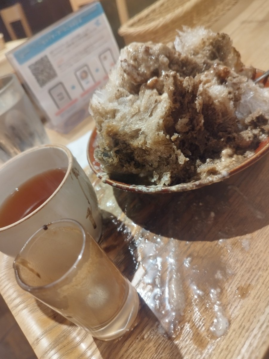 皿盛りかき氷を食べ慣れていない人の即オチ2コマ🍧

こういうのってどうやって食べるのが正解なんだ………