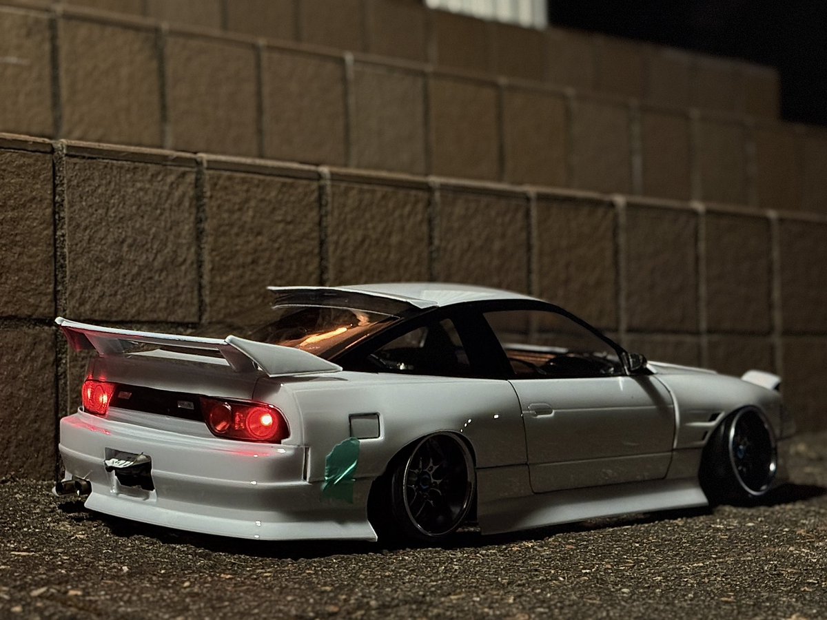 大きい車の小さいバージョン作ってみた
なかなか似てきた🧐
