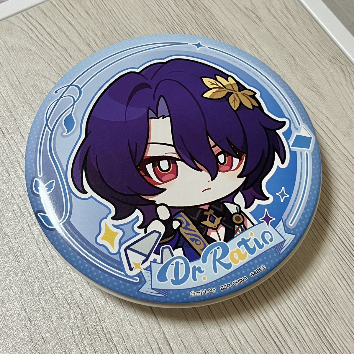 🍣皿と同じデカさの缶バ　でかい　ひたすらにでかい