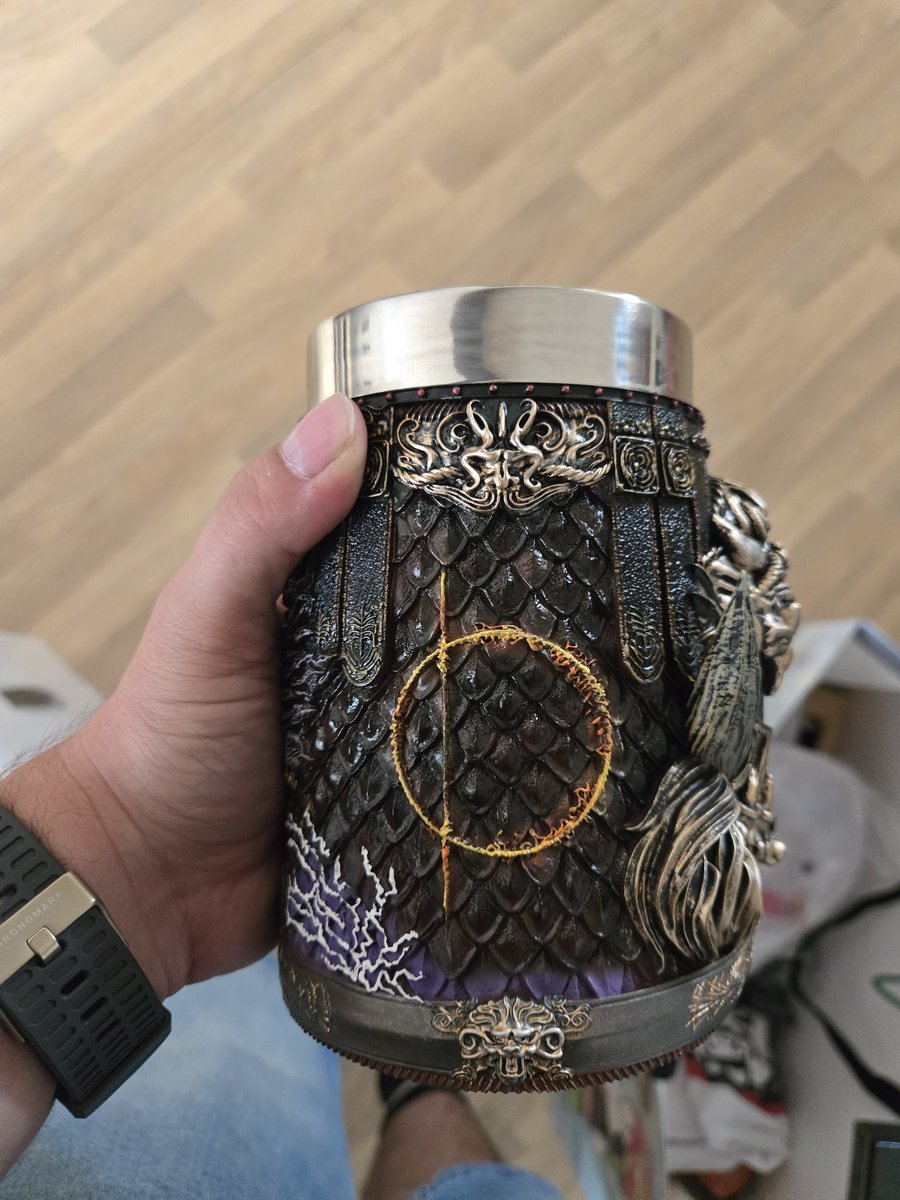 neroangelo34's tweet photo. Un des truc acheté hier a la gamescom/buy at gamescom yesterday #ELDENRING #StarscourgeRadahn #Gamescom25 #gamescom2025 https://t.co/BDauWnrig2