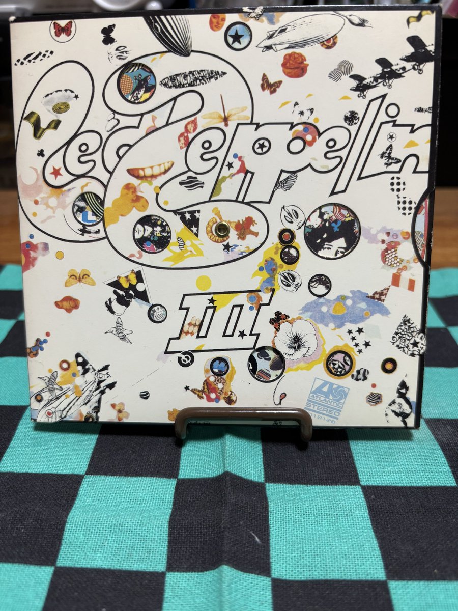 寝ます。LED ZEPPELIN聴きながら寝ます。