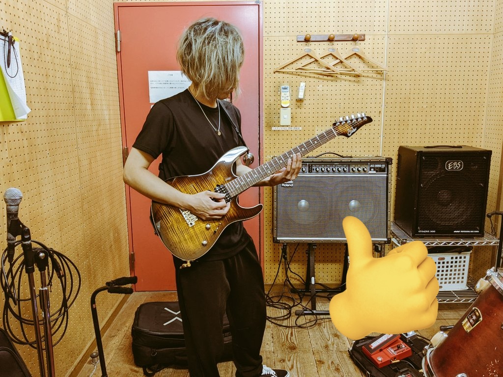 warpage_yu_ki_'s tweet photo. #SFORCE
#スタジオ撮影
#個人リハ
次のLiveから使用予定のNEWギターで既存の音作り調整中✨ https://t.co/GBOBM5wsoR