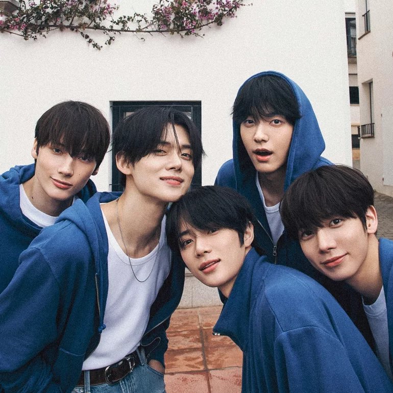 choixthk's tweet photo. Nunca antes había sido tan feliz leyendo un comunicado de Bighit https://t.co/gARLnPt2Xp