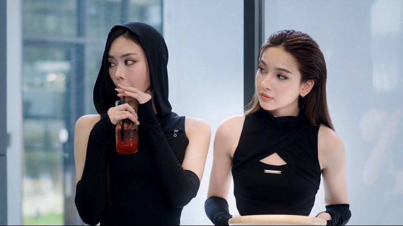 ความเก๋ของเด็กฝึกงานออฟฟิศนี้ 🤩

รับชมได้แล้วตอนนี้ ‘Official Trailer’ ซีรีส์บริษัทนี้ไม่มีจำกัด ที่ youtu.be/W4FJZx5n6DY?si…

#UnlimitedloveTrailer